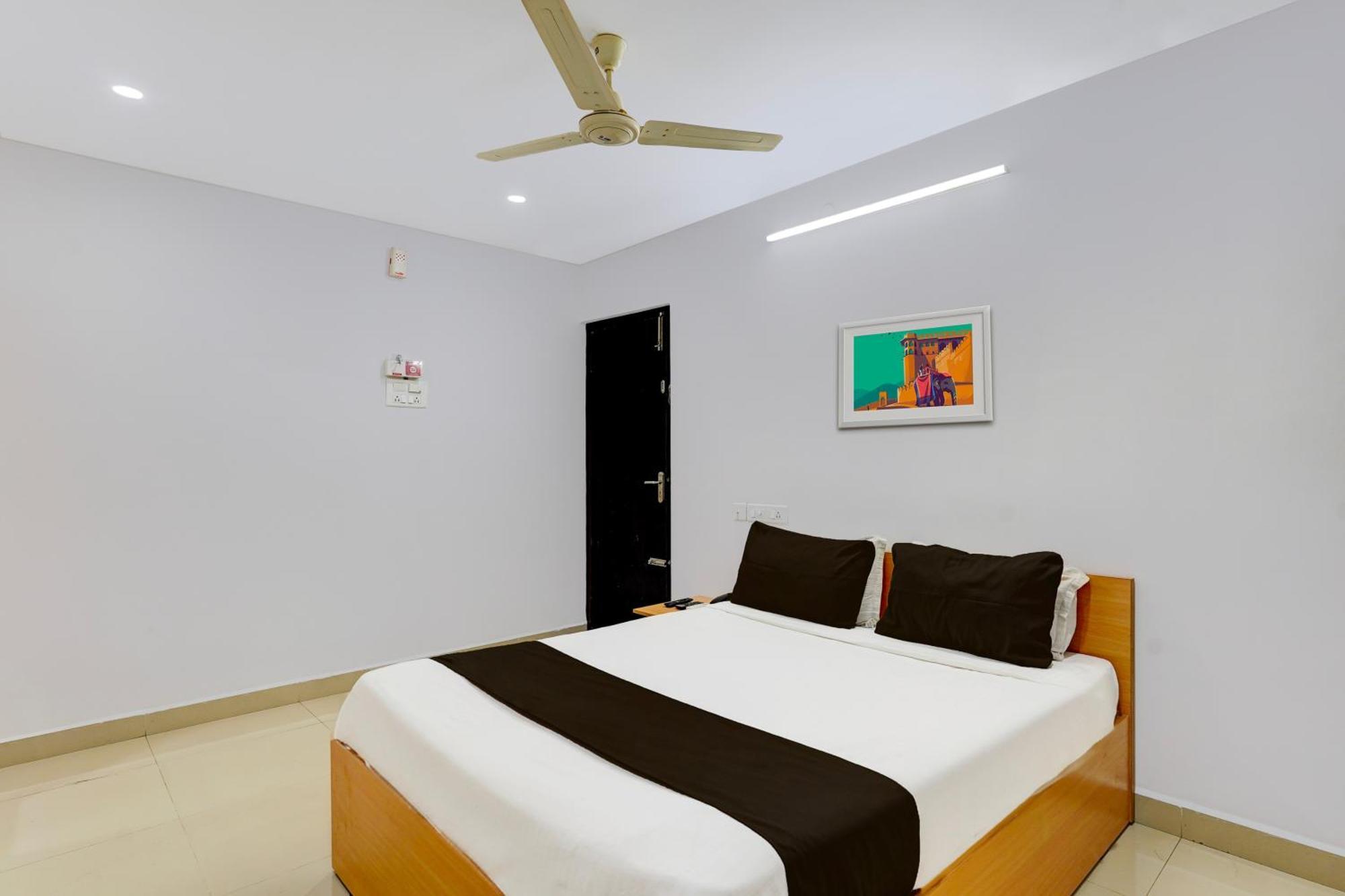 Super Hotel O Valasaravakkam Near Chandra Metro Mall Madrás Exterior foto