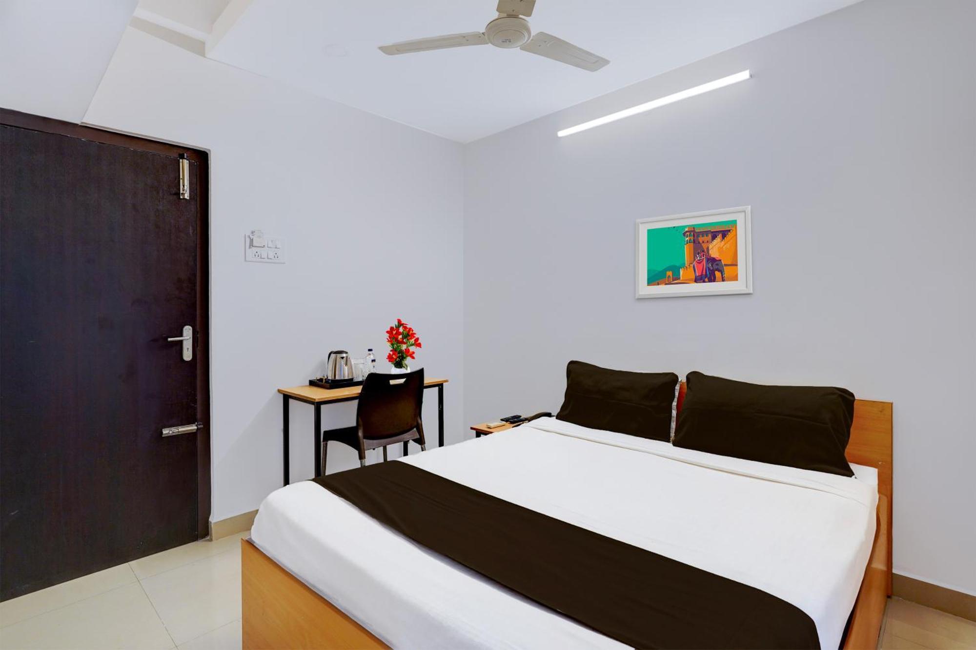 Super Hotel O Valasaravakkam Near Chandra Metro Mall Madrás Exterior foto